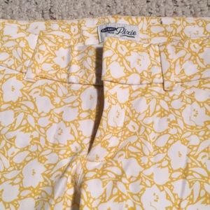 Old Navy Brand Pixie pants. Brand new. Size 0